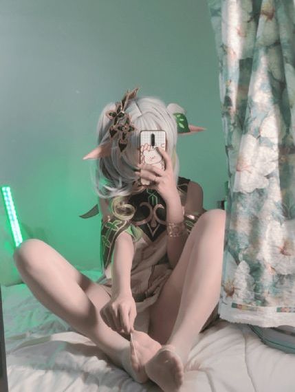 两男一女一起做韩国电影三级