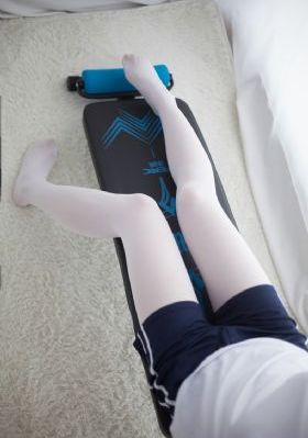 free性丰满白嫩白嫩的hd